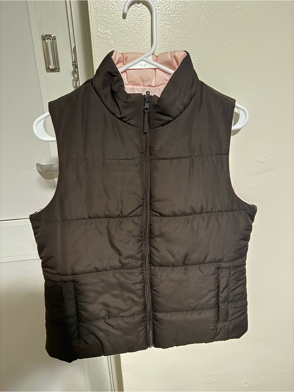 Reversible Puffer Vest in Dark Brown and Light Pink